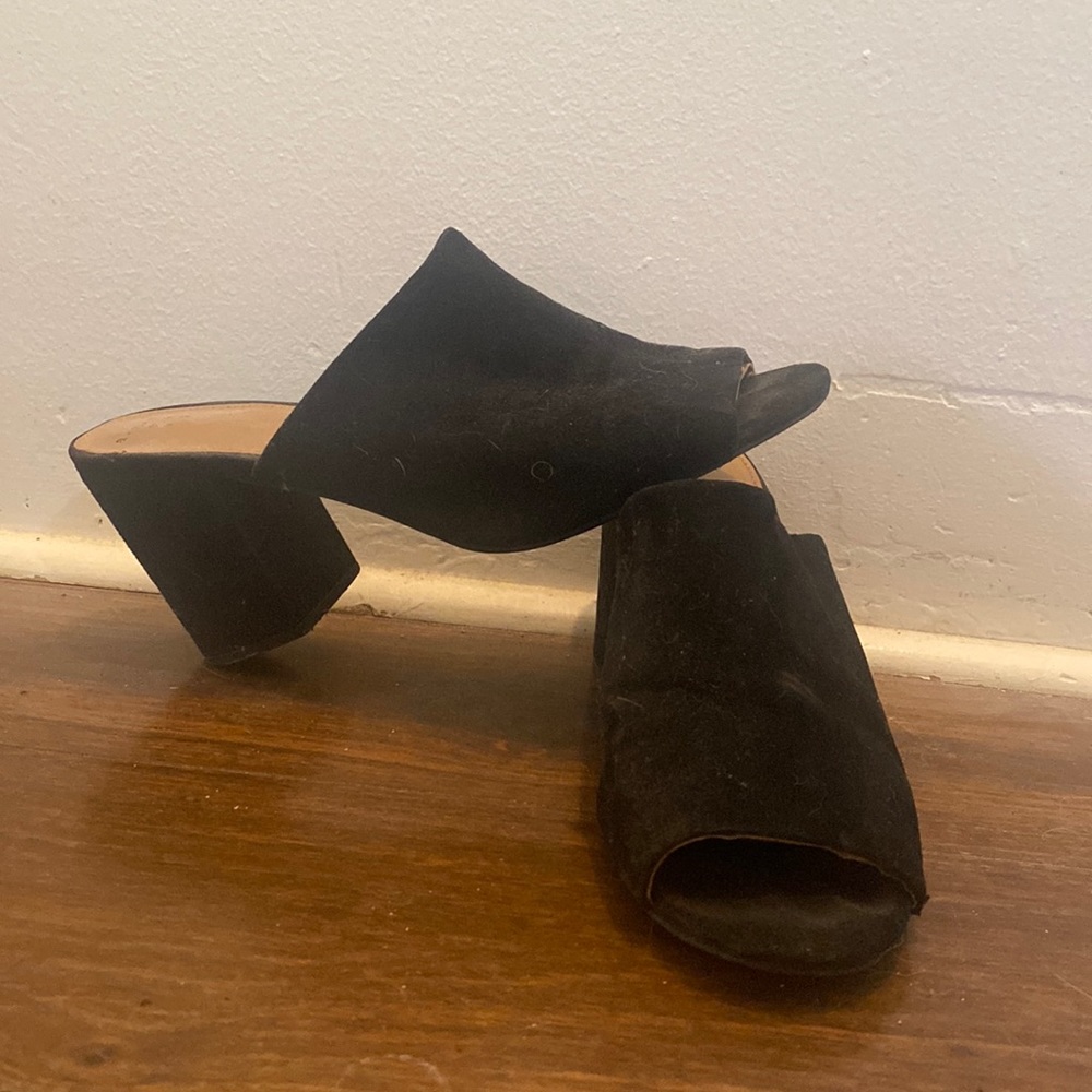 Chunky peep toe clog